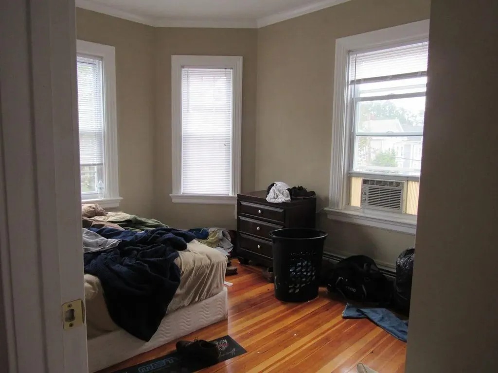 102 104 Oakland Avenue Providence RI 02908