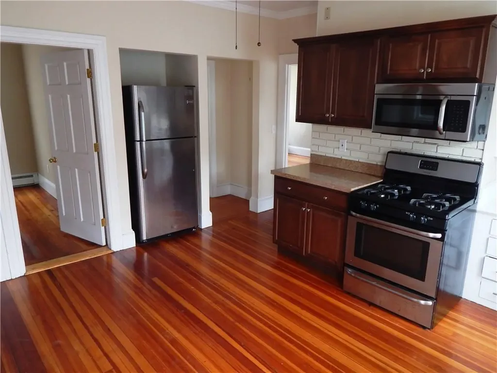 102 104 Oakland Avenue Providence RI 02908
