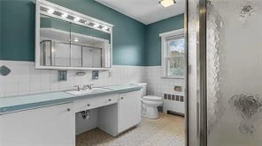 396 Laurel Hill Avenue Cranston RI 02920