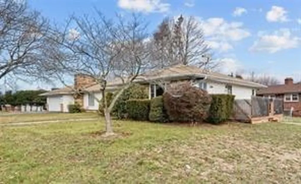 396 Laurel Hill Avenue Cranston RI 02920