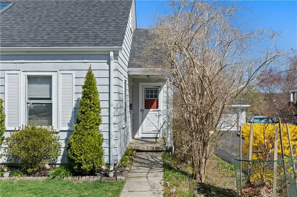 35 Sunset Avenue West Warwick RI 02893