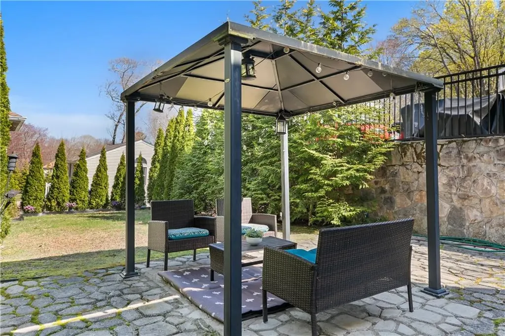 35 Sunset Avenue West Warwick RI 02893