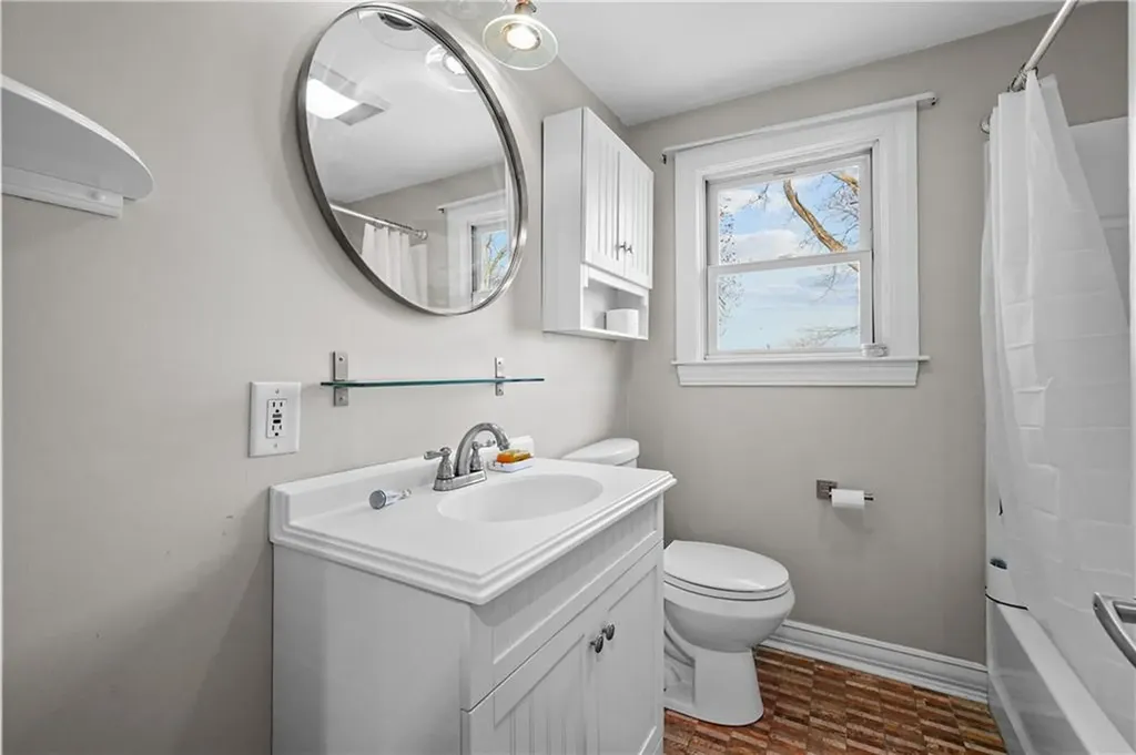 21 Delway Road East Providence RI 02914