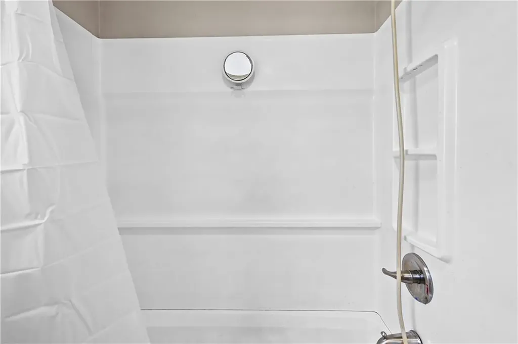 21 Delway Road East Providence RI 02914