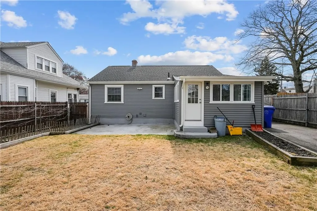 21 Delway Road East Providence RI 02914