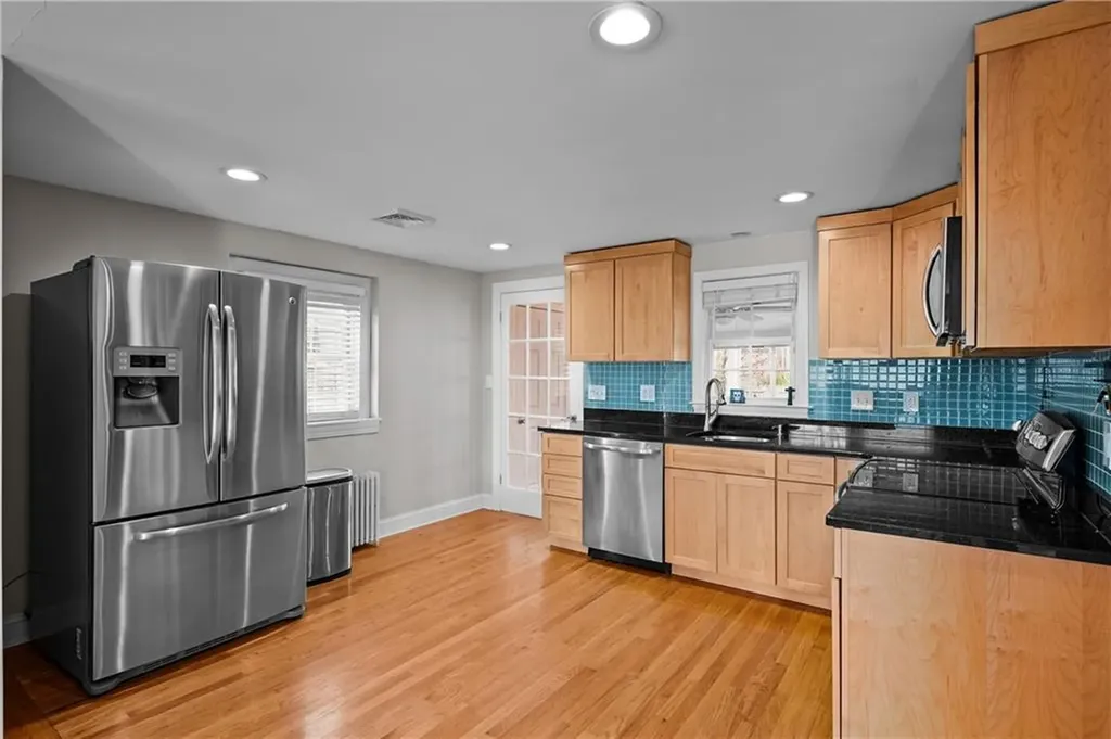 21 Delway Road East Providence RI 02914