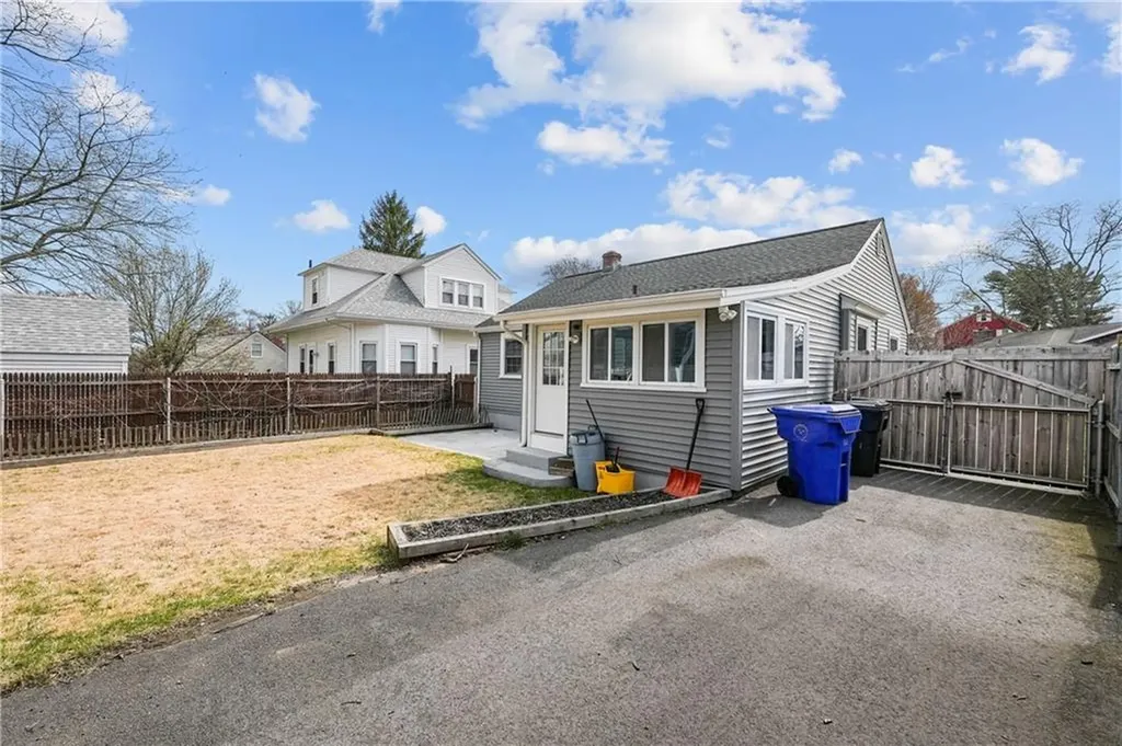 21 Delway Road East Providence RI 02914