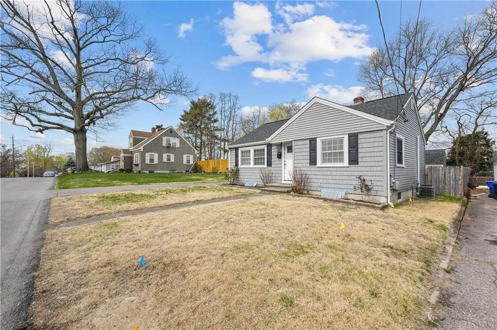 21 Delway Road East Providence RI 02914