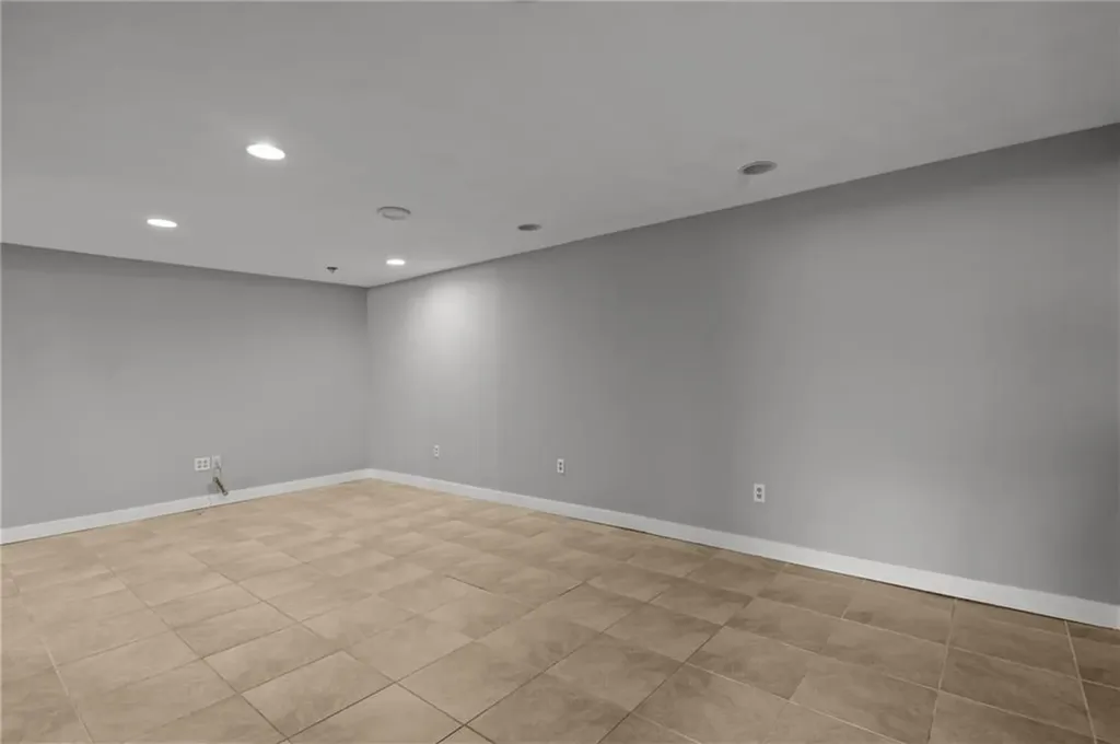 71 Tampa Avenue Warwick RI 02889