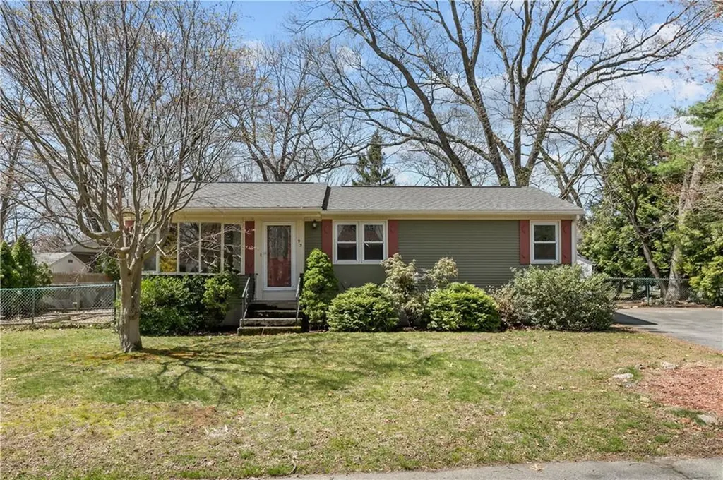 93 Sefton Avenue Warwick RI 02889