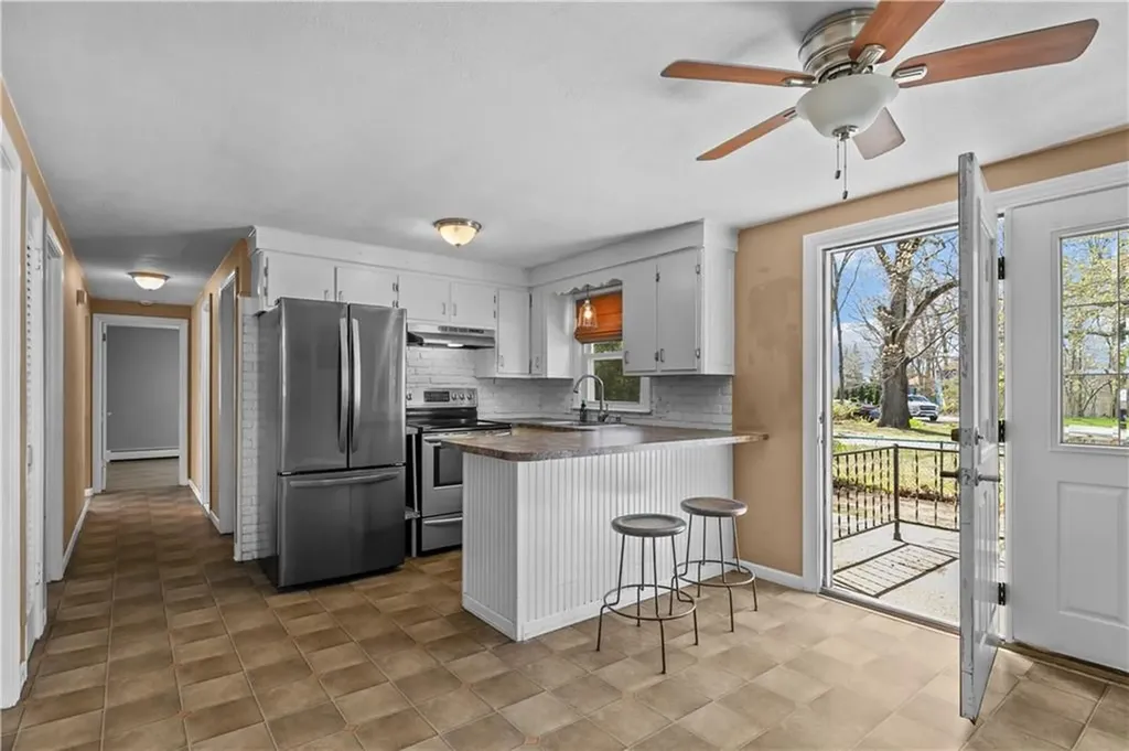 93 Sefton Avenue Warwick RI 02889
