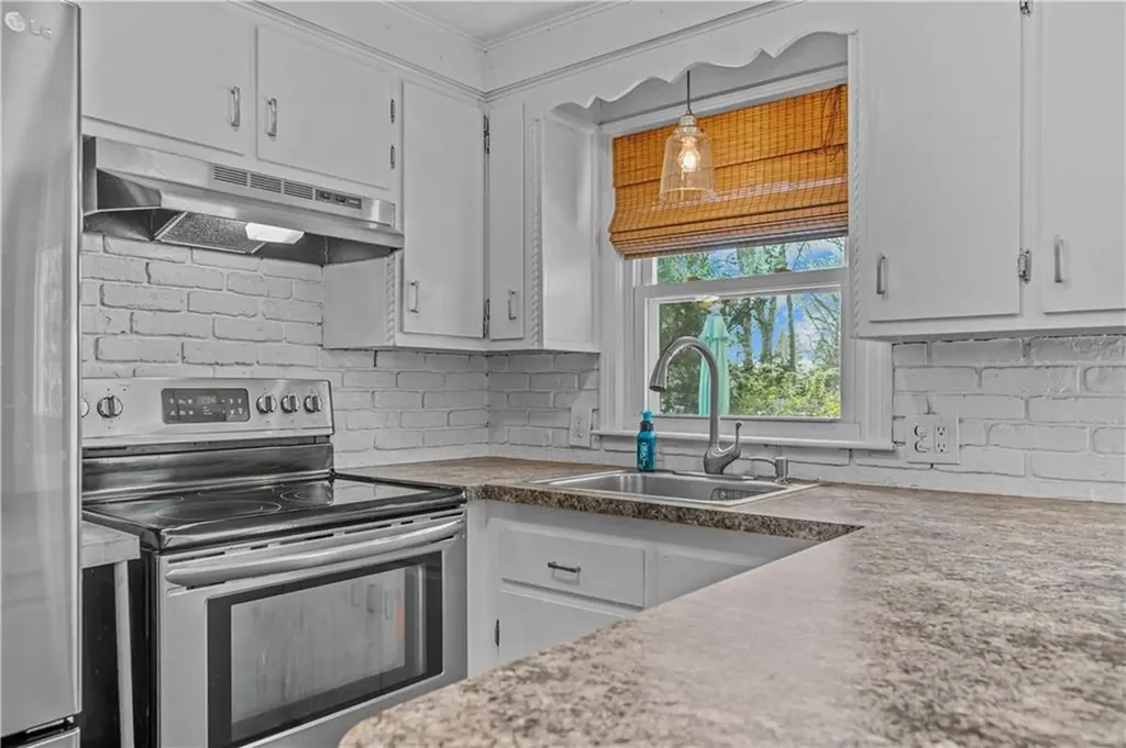 93 Sefton Avenue Warwick RI 02889