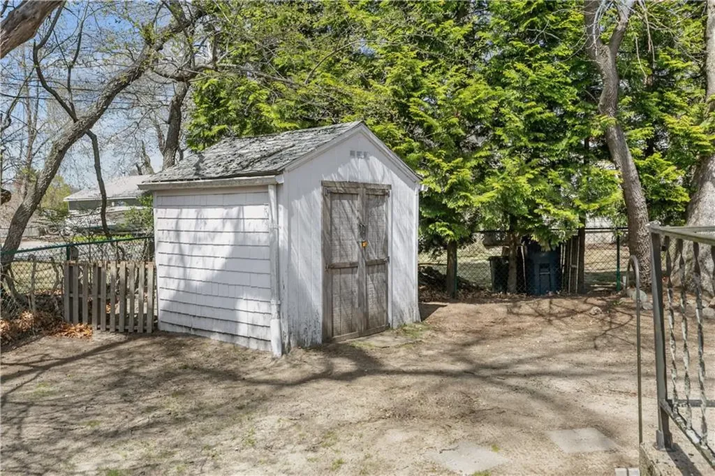 93 Sefton Avenue Warwick RI 02889