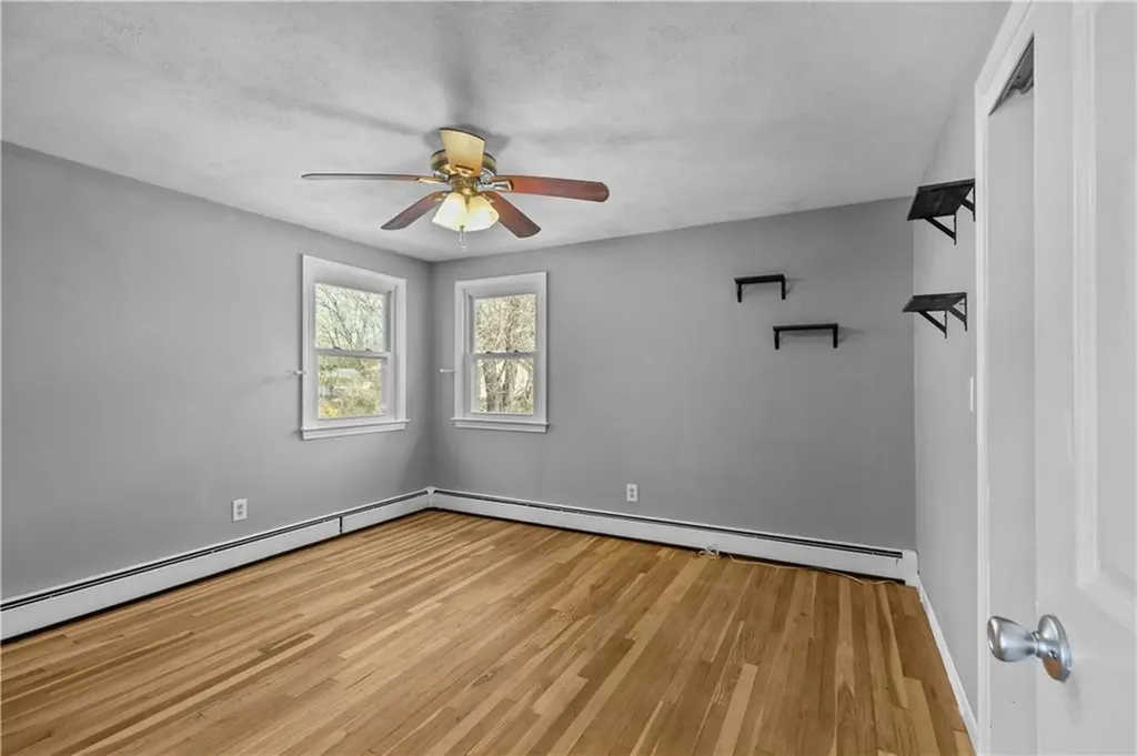 93 Sefton Avenue Warwick RI 02889