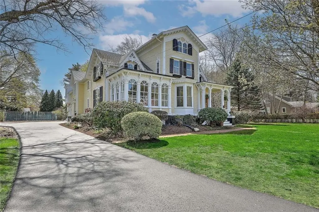 53 Jennys Lane Barrington RI 02806