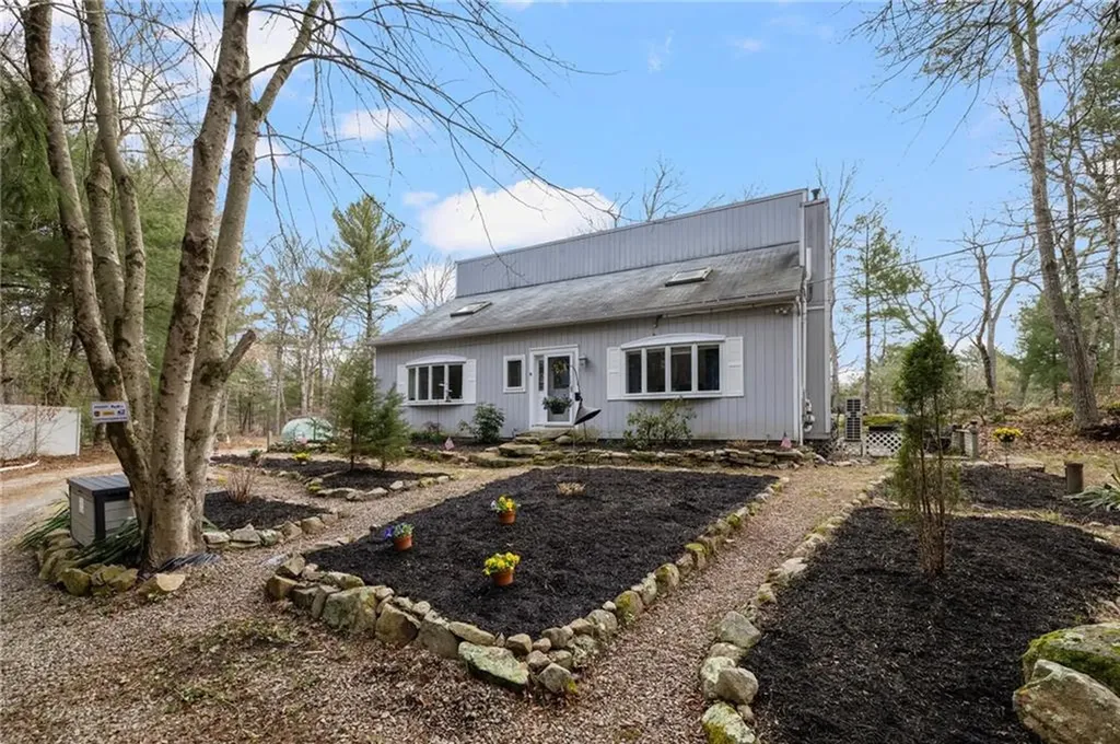 161 Kenyon Hill Trail Richmond RI 02898