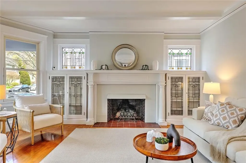 25 Brenton Avenue Providence RI 02906