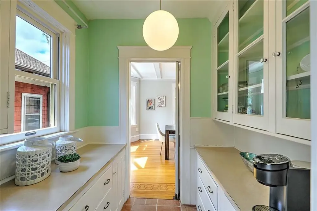 25 Brenton Avenue Providence RI 02906