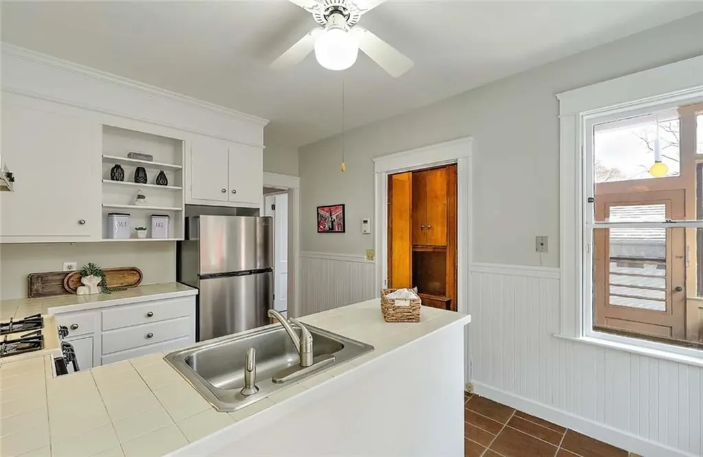25 Brenton Avenue Providence RI 02906