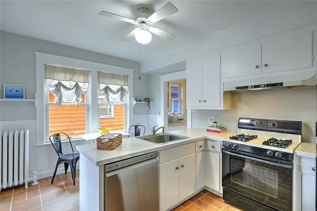 25 Brenton Avenue Providence RI 02906
