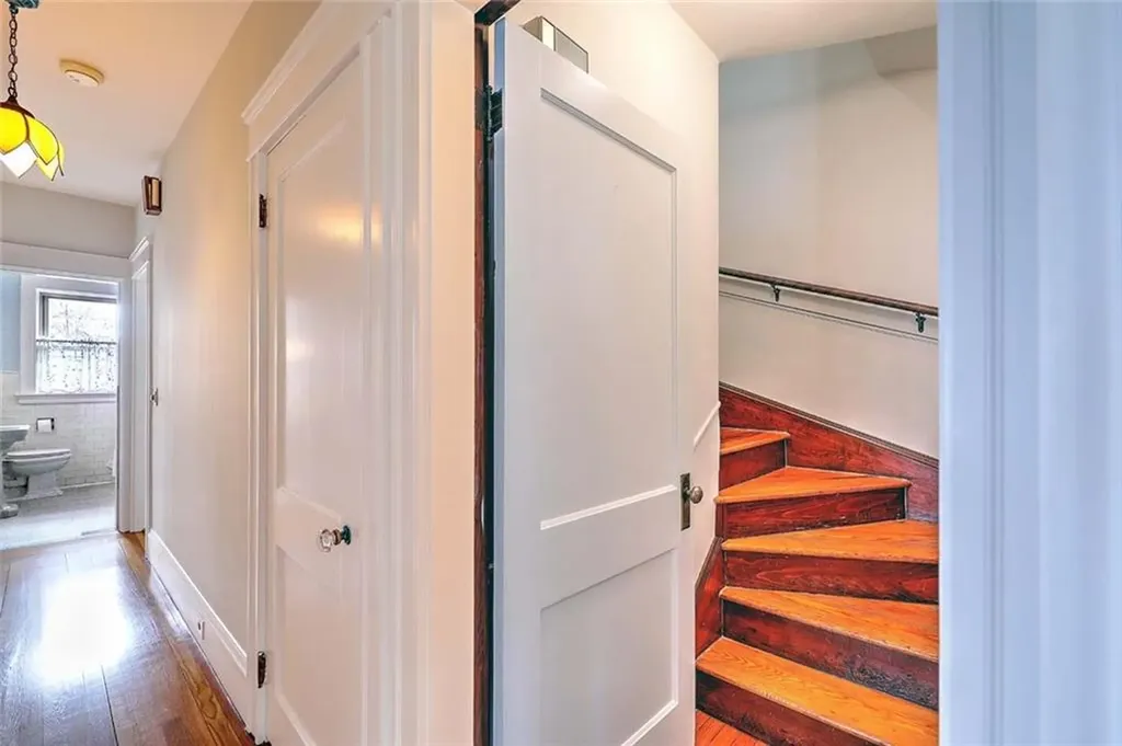 25 Brenton Avenue Providence RI 02906