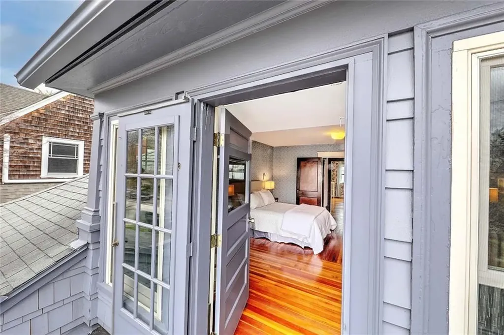 25 Brenton Avenue Providence RI 02906