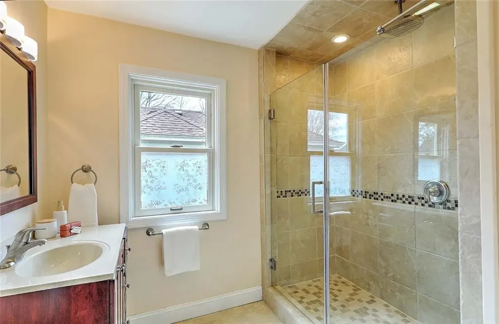25 Brenton Avenue Providence RI 02906