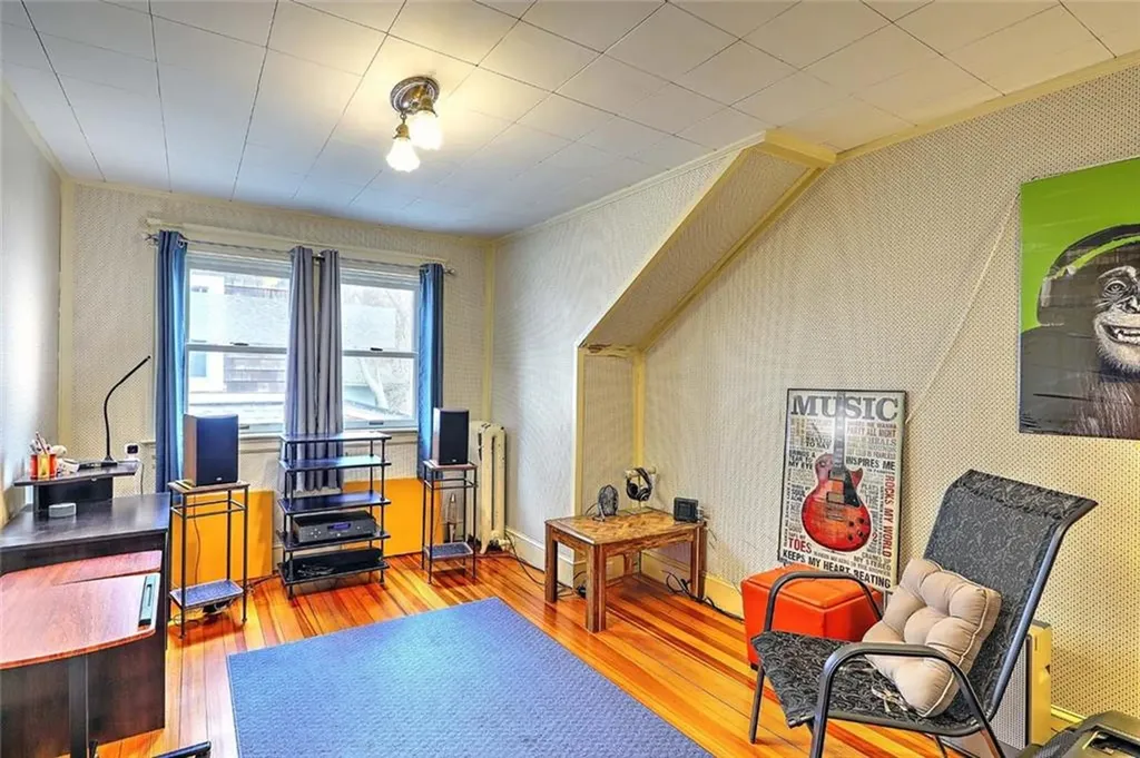 25 Brenton Avenue Providence RI 02906