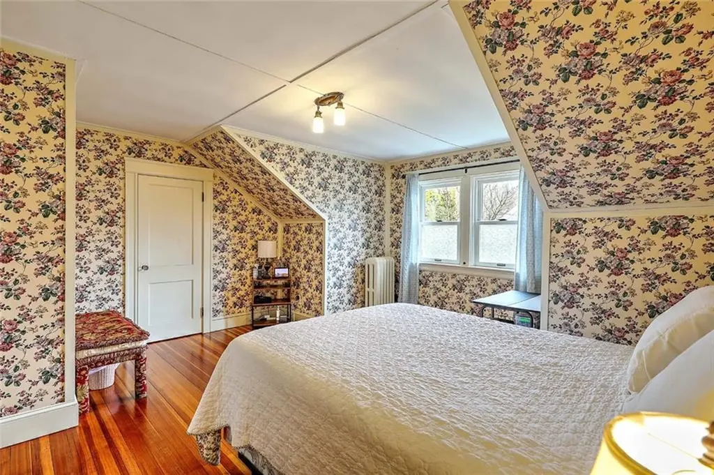 25 Brenton Avenue Providence RI 02906