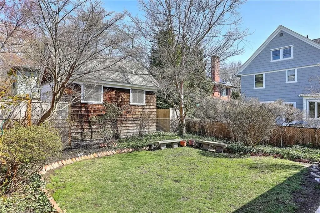 25 Brenton Avenue Providence RI 02906
