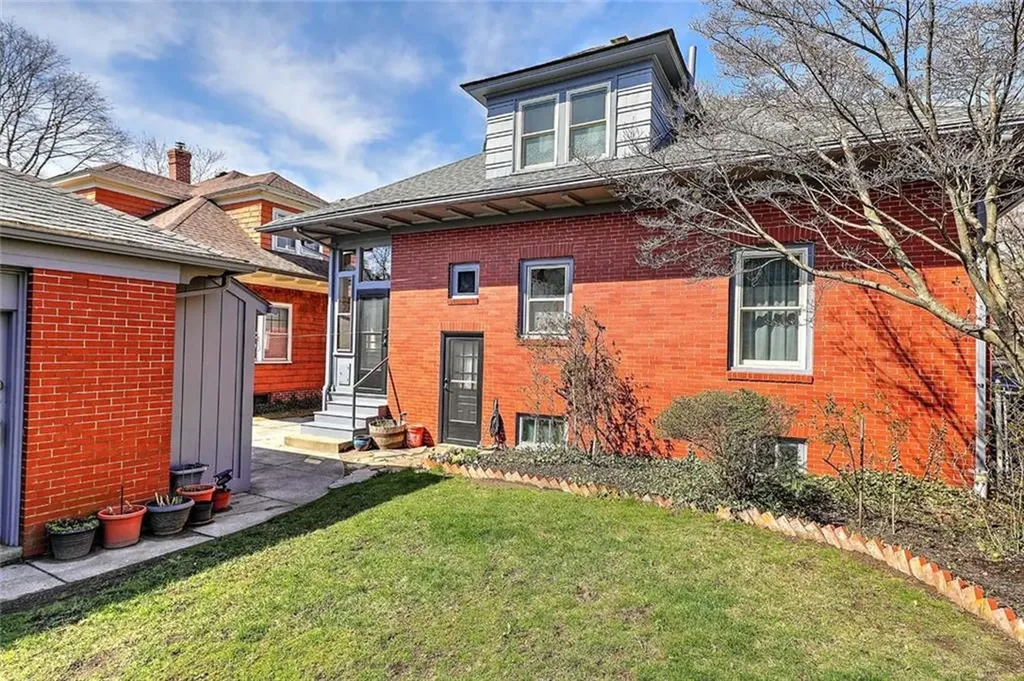 25 Brenton Avenue Providence RI 02906