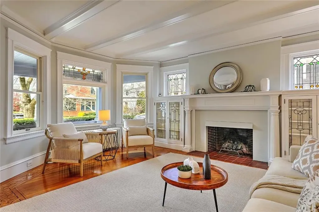 25 Brenton Avenue Providence RI 02906