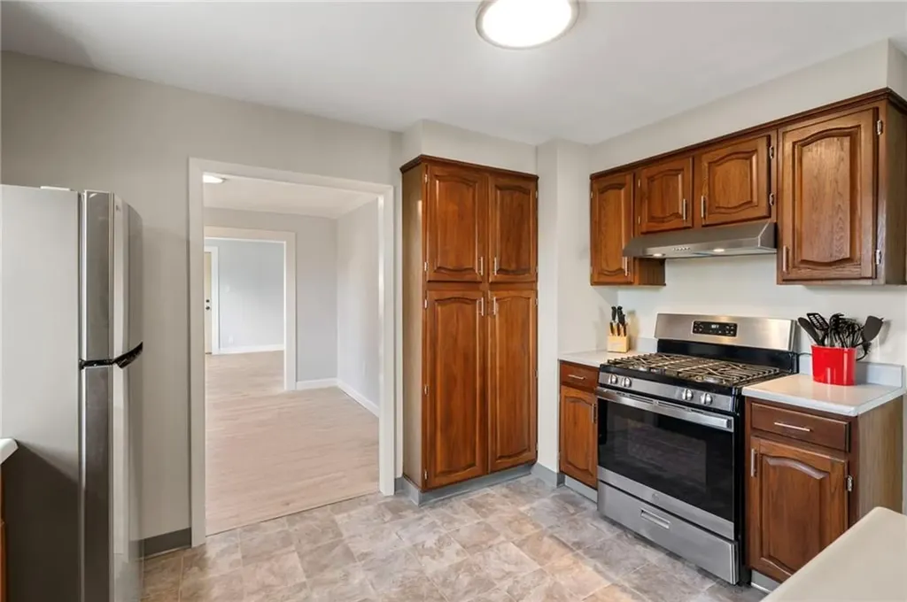 33 Morgan Street Portsmouth RI 02871