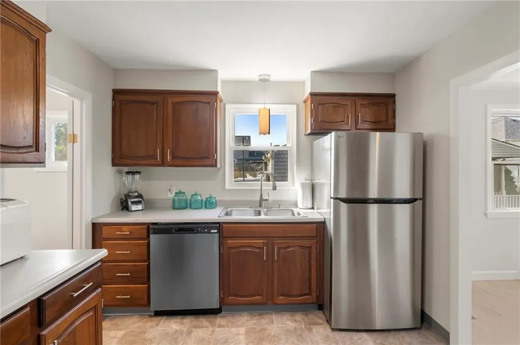 33 Morgan Street Portsmouth RI 02871