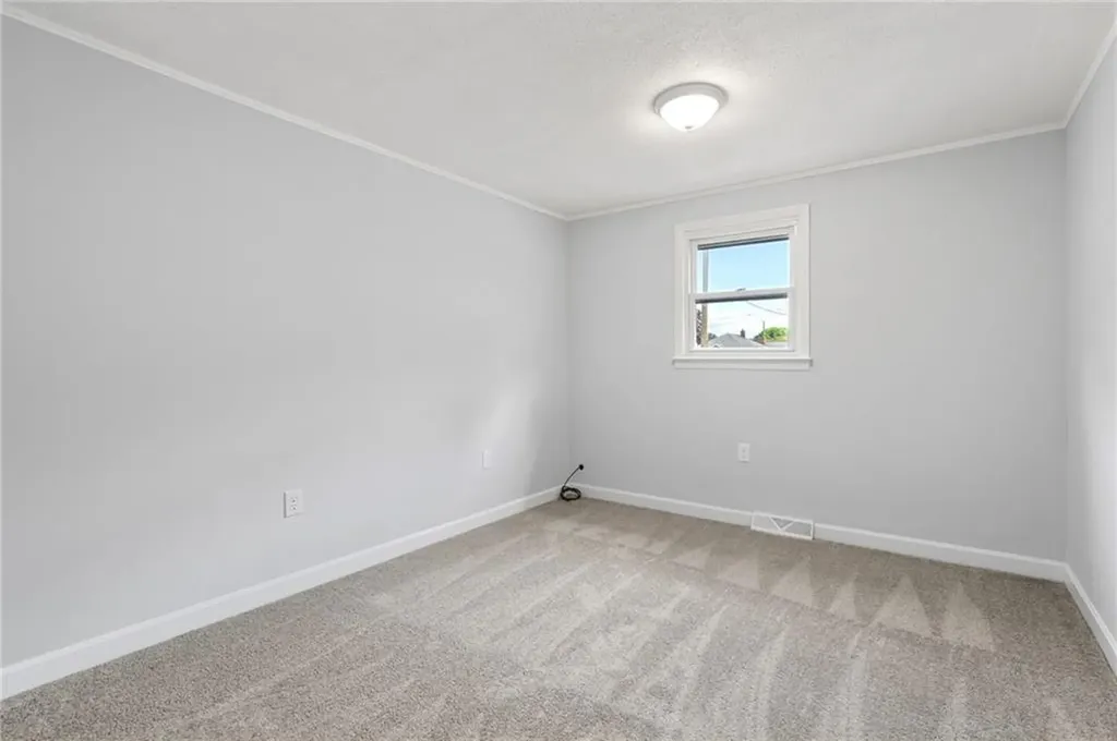 33 Morgan Street Portsmouth RI 02871