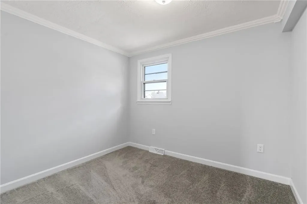 33 Morgan Street Portsmouth RI 02871