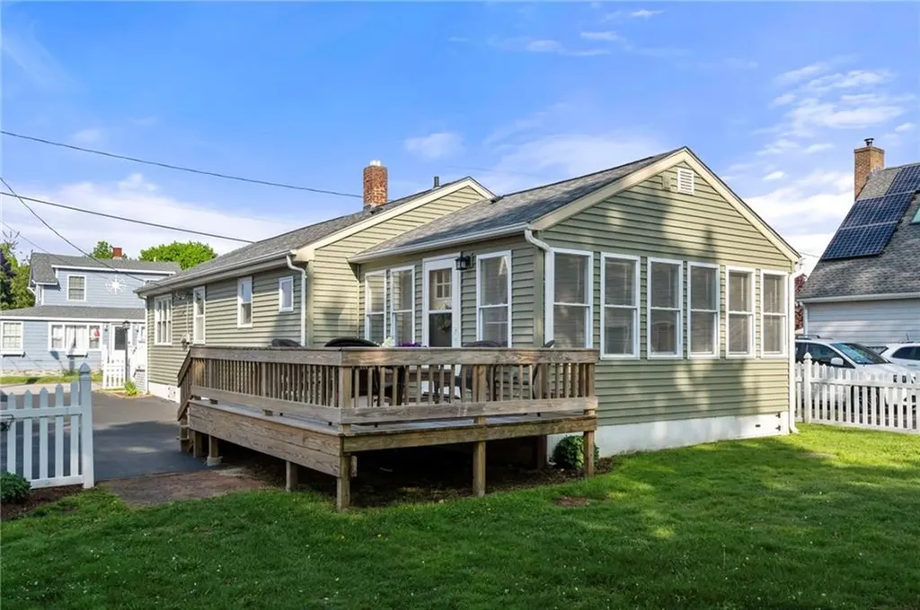 33 Morgan Street Portsmouth RI 02871