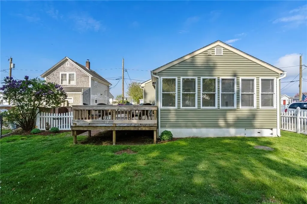 33 Morgan Street Portsmouth RI 02871