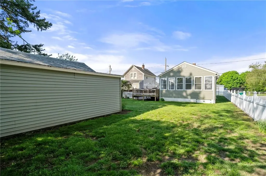 33 Morgan Street Portsmouth RI 02871