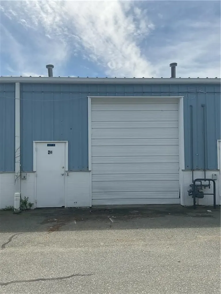 1678 East Main Road Portsmouth RI 02871