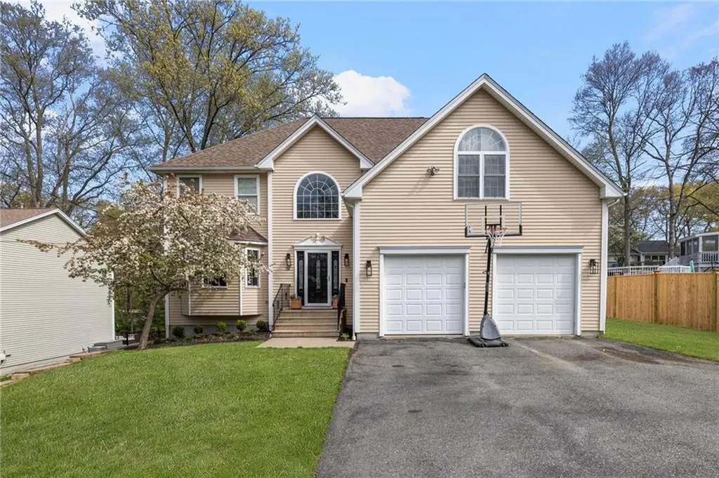 36 Old Hickory Drive Cumberland RI 02864