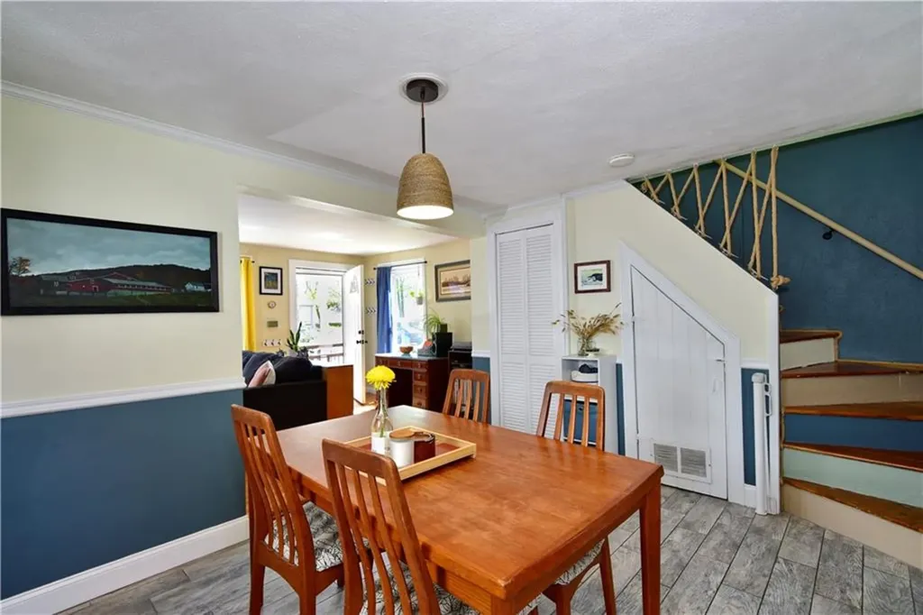 89 Rock Avenue Warwick RI 02889