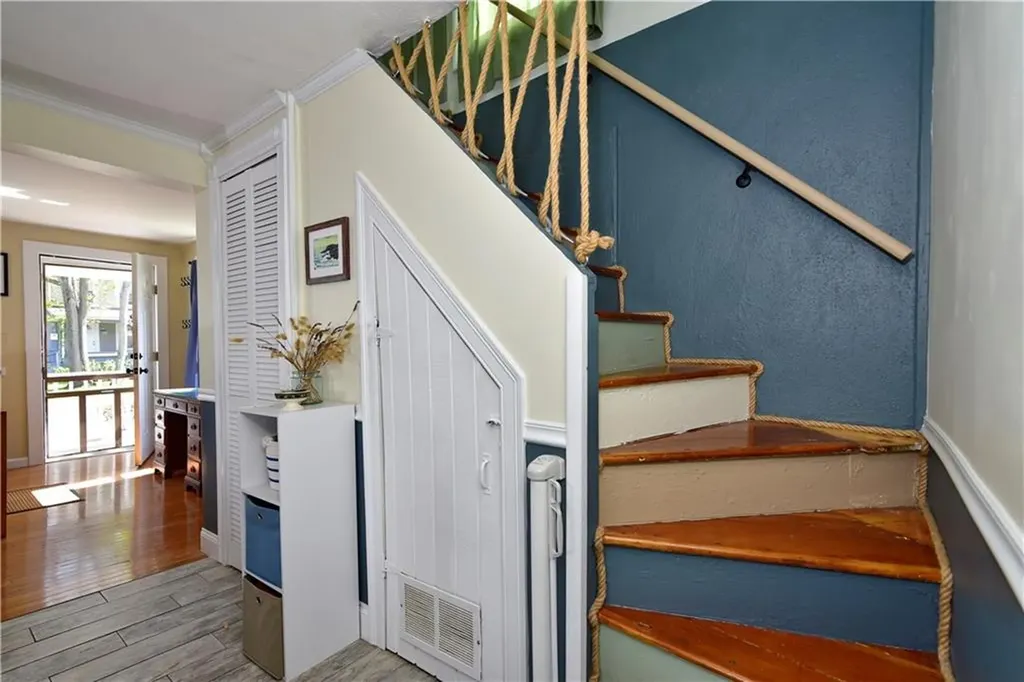 89 Rock Avenue Warwick RI 02889