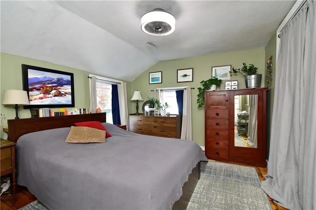 89 Rock Avenue Warwick RI 02889