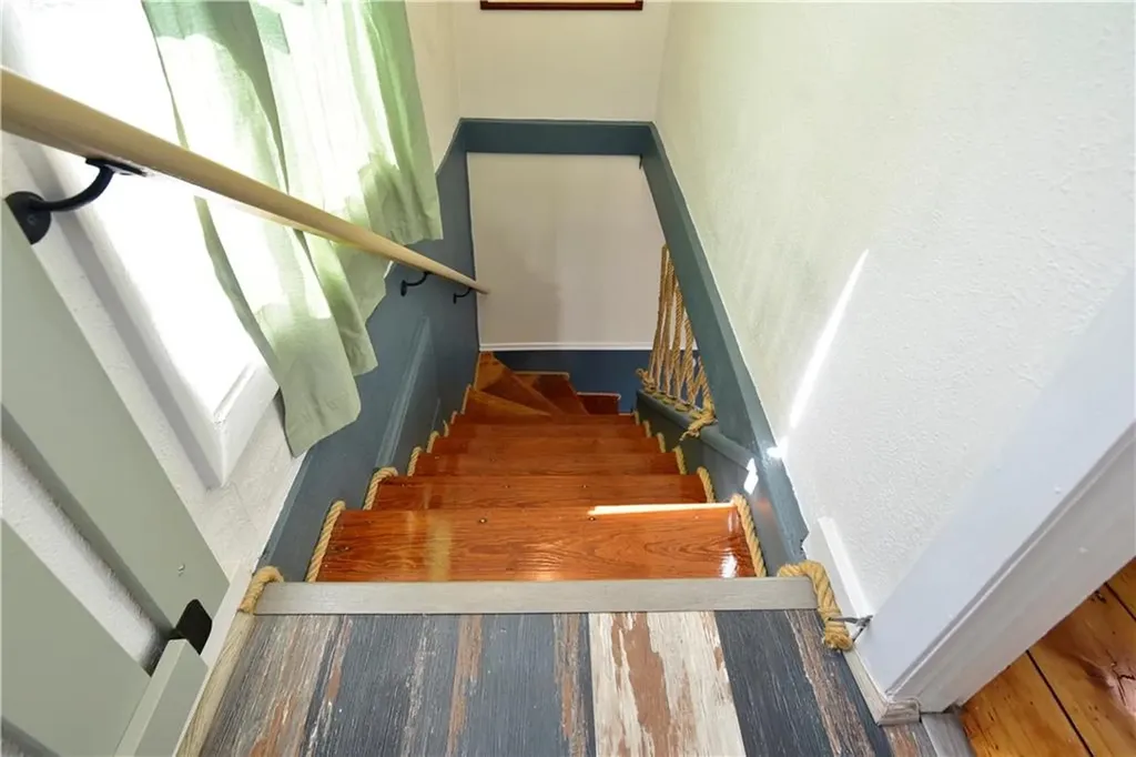 89 Rock Avenue Warwick RI 02889
