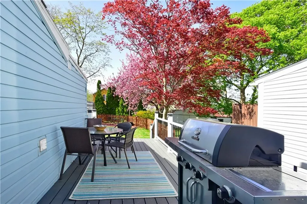 89 Rock Avenue Warwick RI 02889