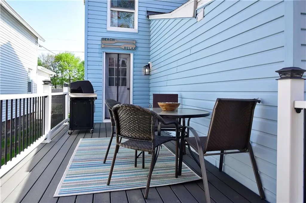 89 Rock Avenue Warwick RI 02889