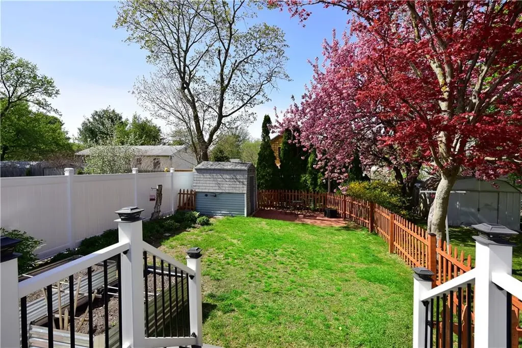 89 Rock Avenue Warwick RI 02889