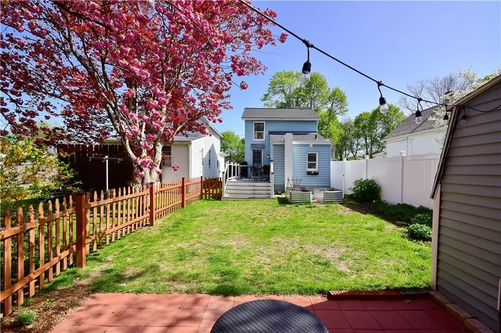 89 Rock Avenue Warwick RI 02889