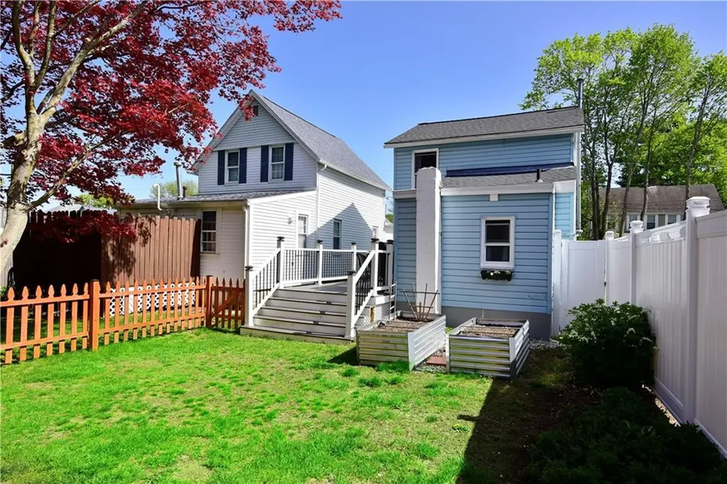89 Rock Avenue Warwick RI 02889